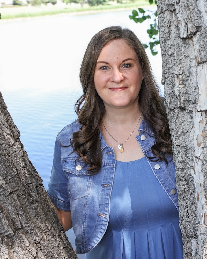 Mandy Engelker - Intuitive Healer & Embodiment Guide